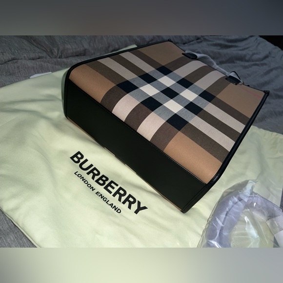 New BURBERRY Top Handle Bag - Picture 5 of 9